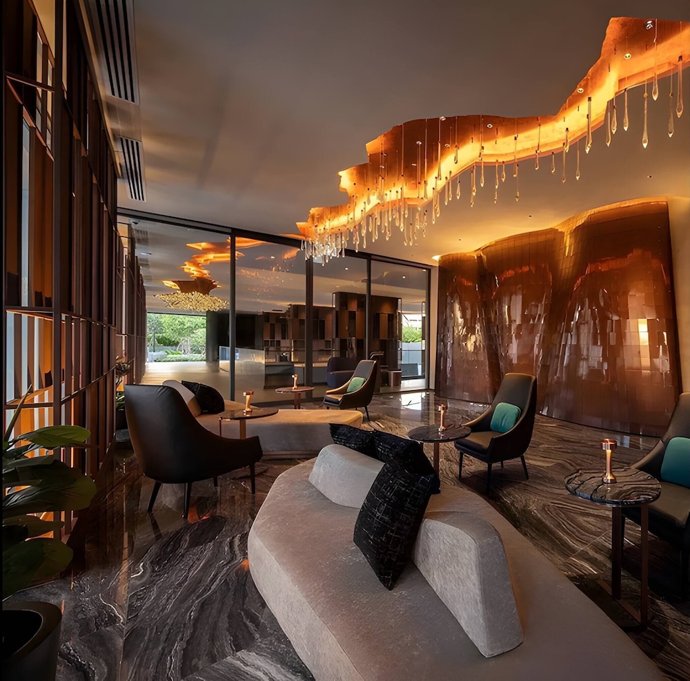 Elegant Room With Roof Top Pool - Best In Pattaya