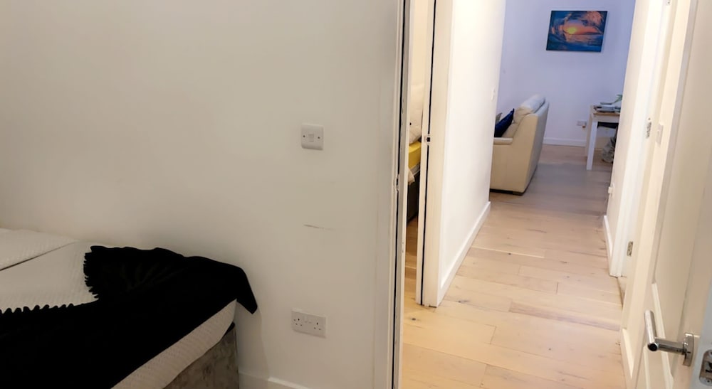 Inviting 2-bed, Sleeps 5 view 2