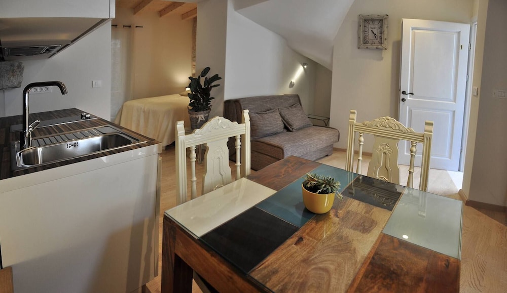 Room-triple Studio in the City Center