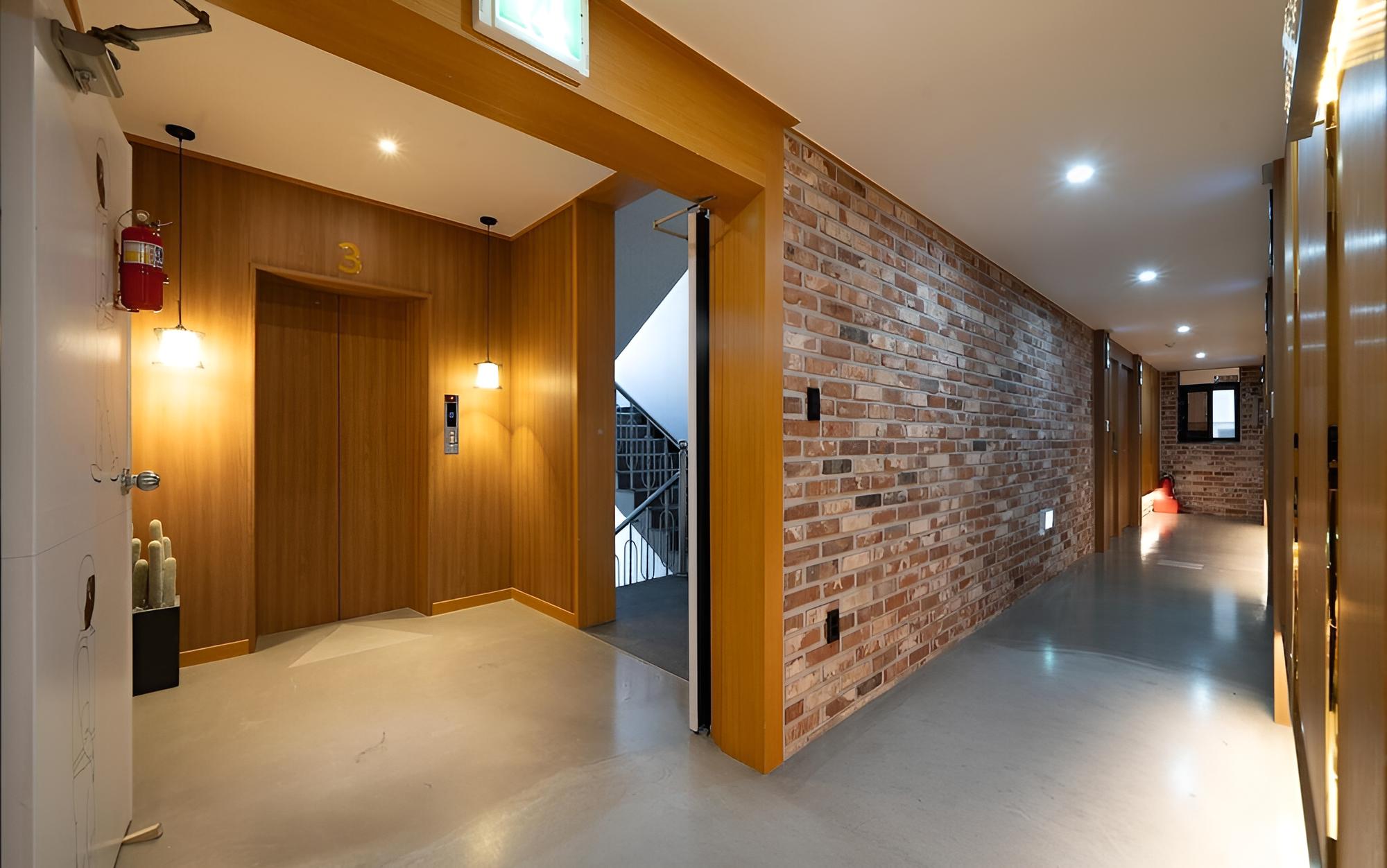 Tongyeong Hound Hotel Tongyeong Hangnam