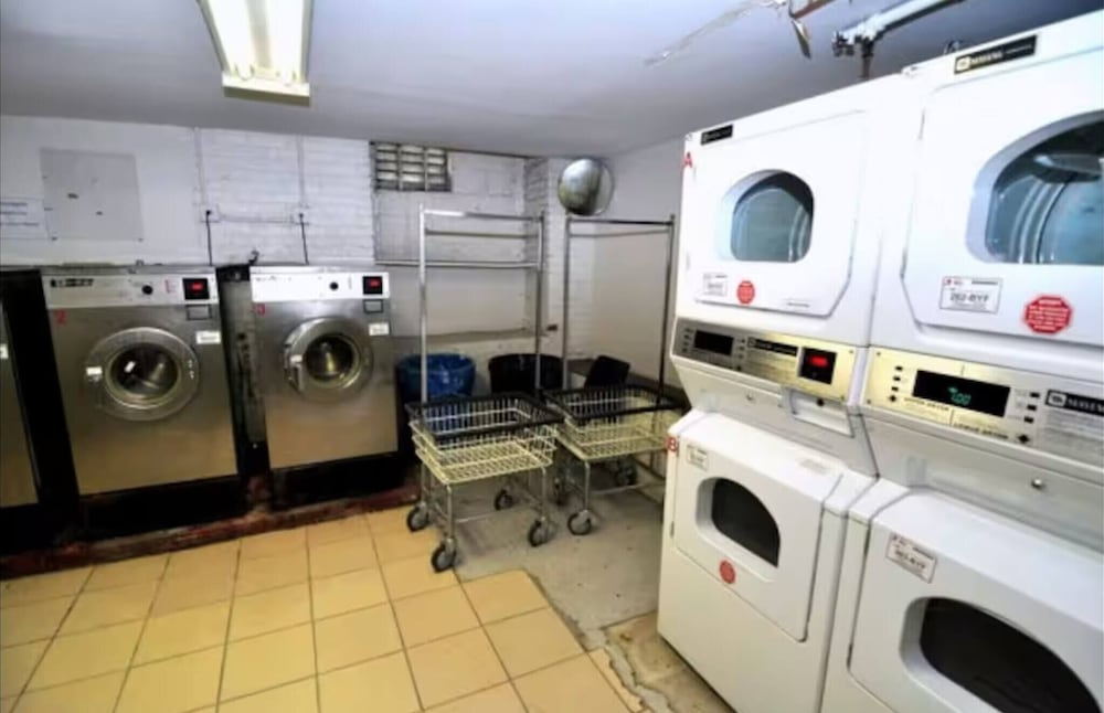 3 Bedroom Apartment Located In Manhattan