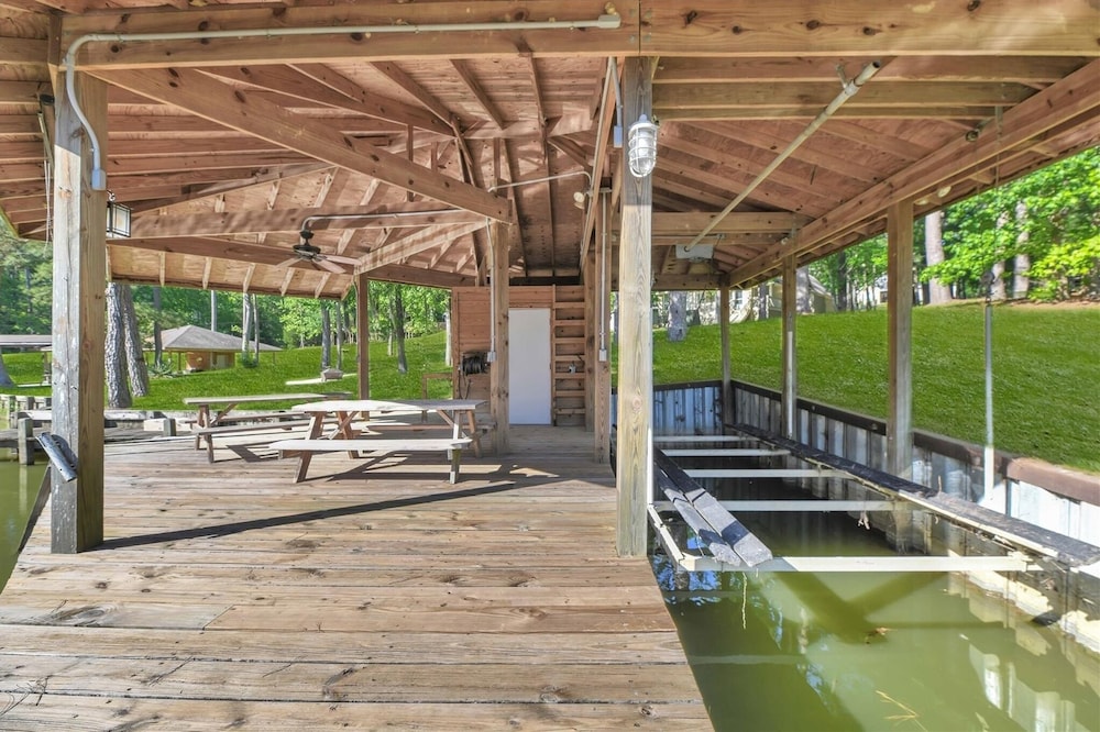 Wooded Lake Retreat 3 Bedroom Home