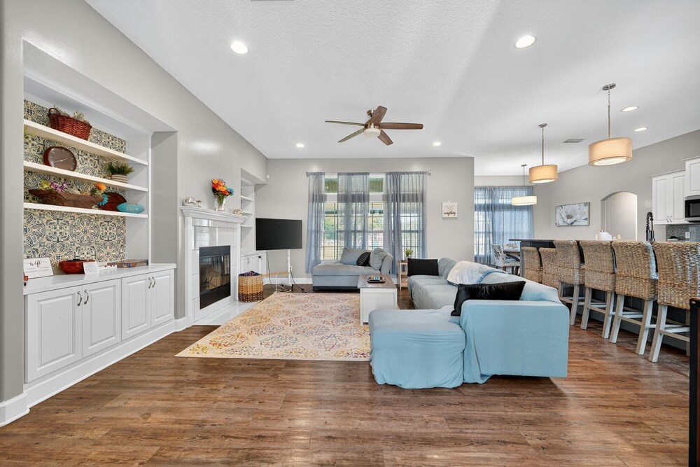 Floridays Manor 4 Bedroom Home