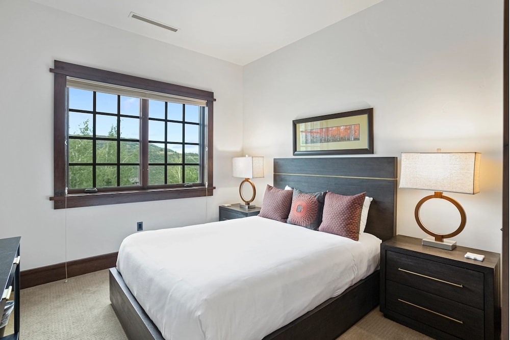 Arrowleaf Lodge at Deer Valley Resort - Three Bedroom Residence #203 3 Condo