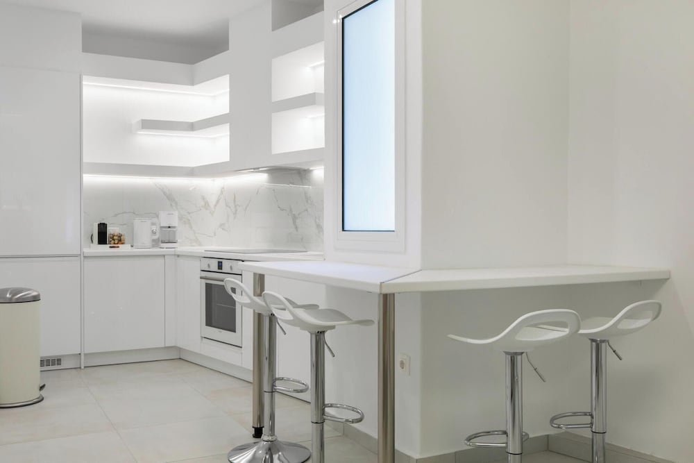 Acropolis Museum Apartment by A&A