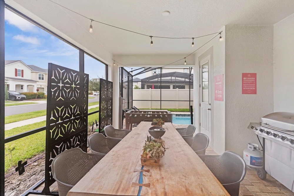 1600 Herrons Green Path