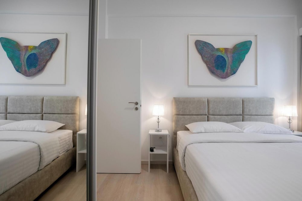Acropolis Museum Apartment by A&A