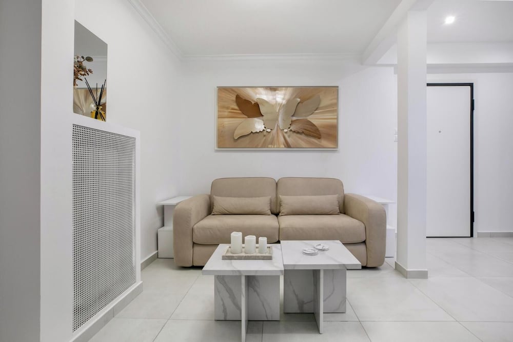 Acropolis Museum Apartment by A&A