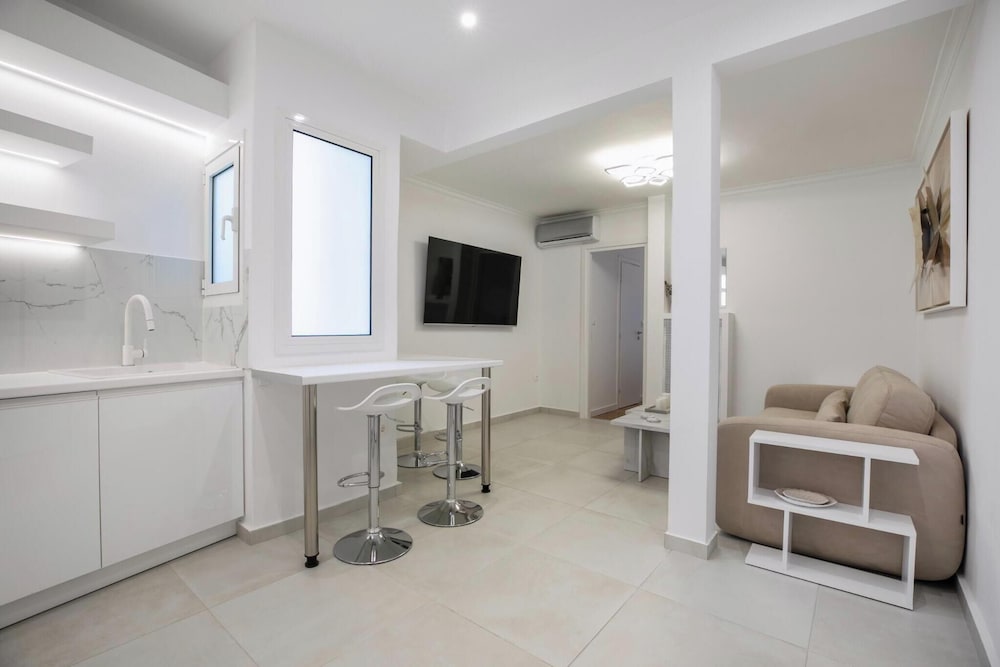 Acropolis Museum Apartment by A&A