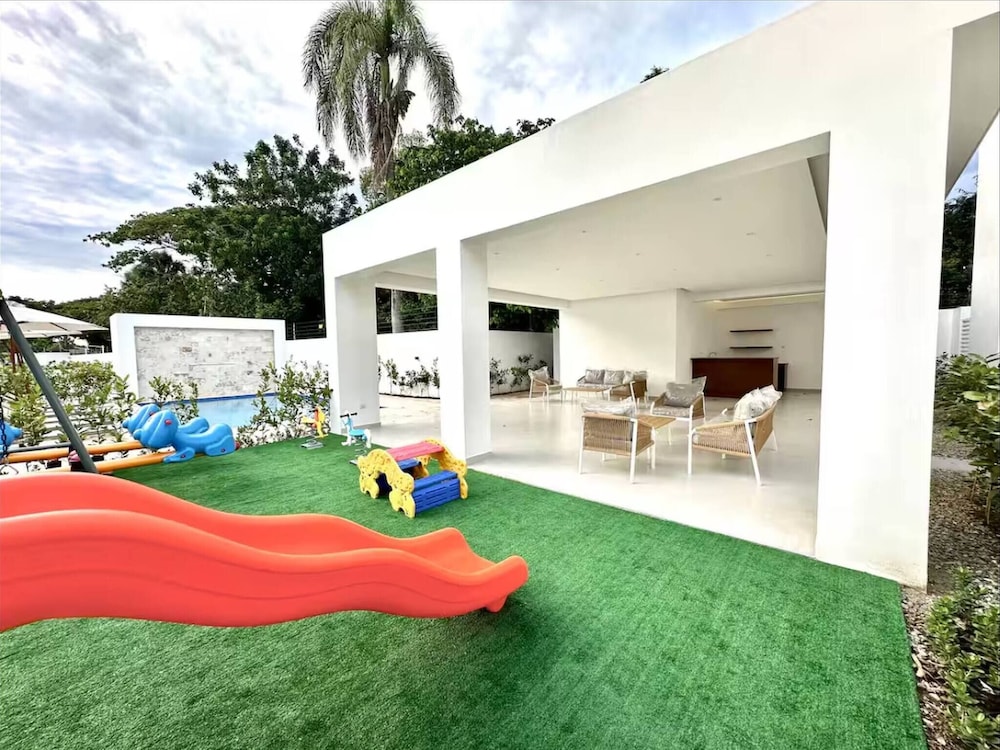 Modern Penthouse Albarobello Residences