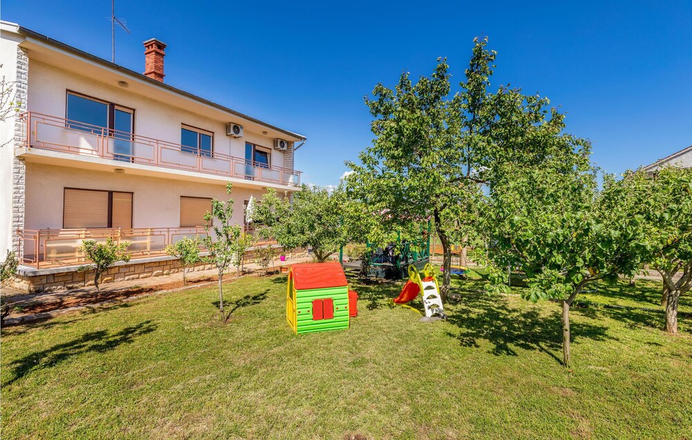 Amazing Home in Fazana With 3 Bedrooms and Wifi