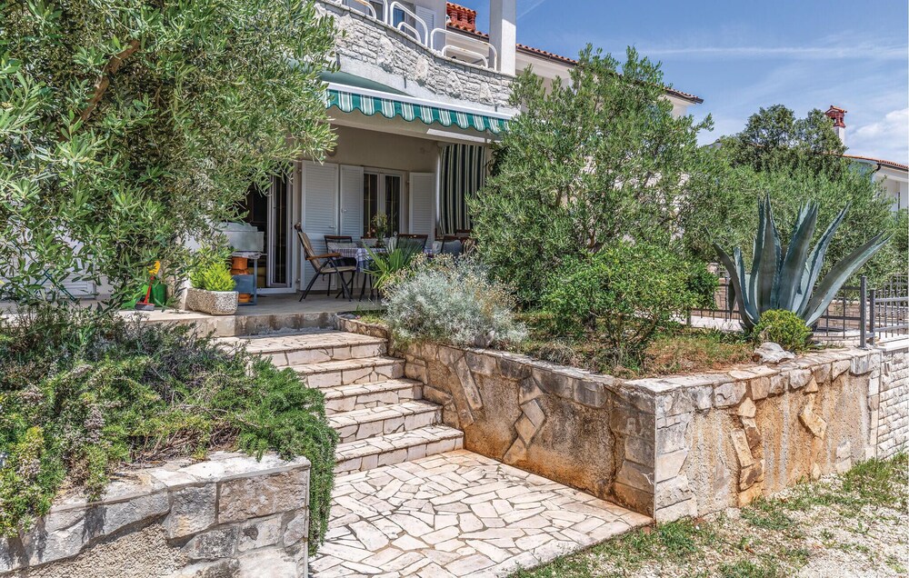 Stunning Apartment in Pavicini With Wifi and 1 Bedrooms view 3