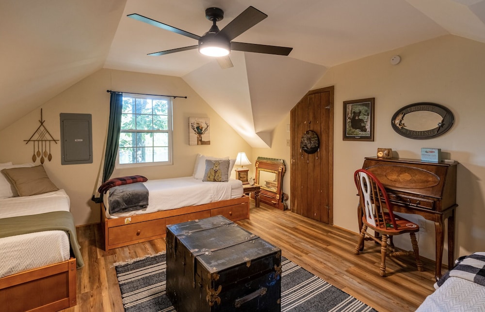stayNantahala – Smoky Mountain Cabins and Luxury Yurts