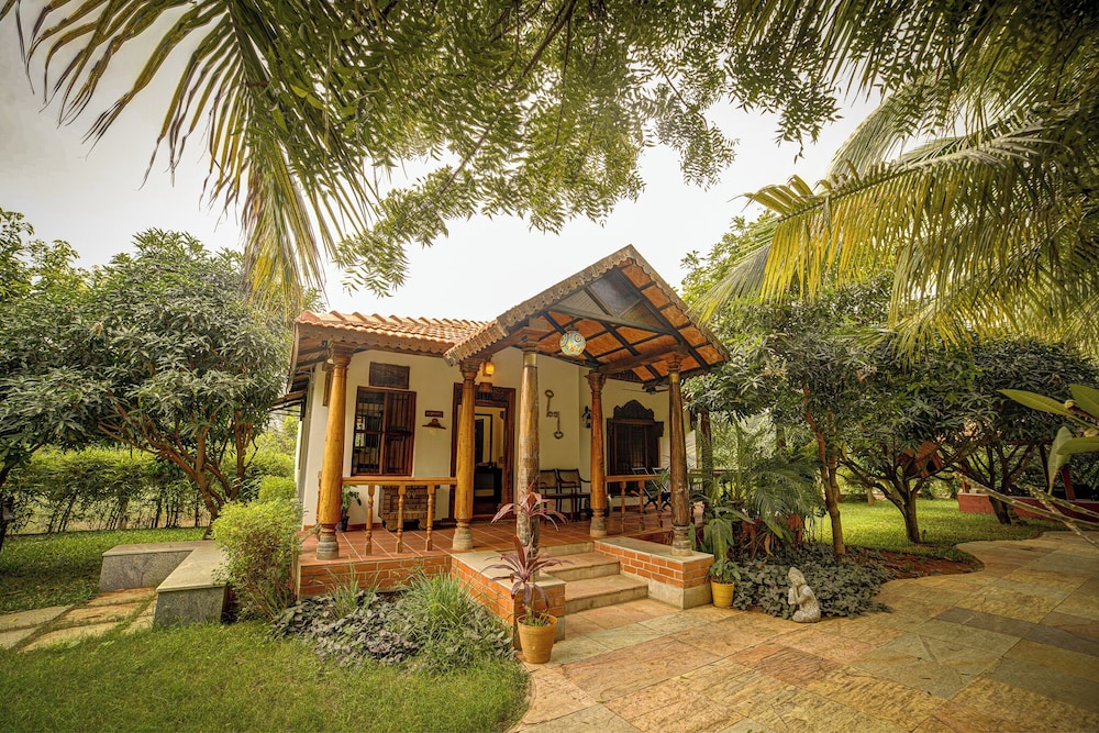 Brown Town Resort & Spa