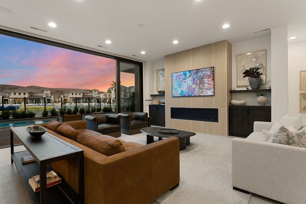 Luxury Beachside 7 Bedroom Home