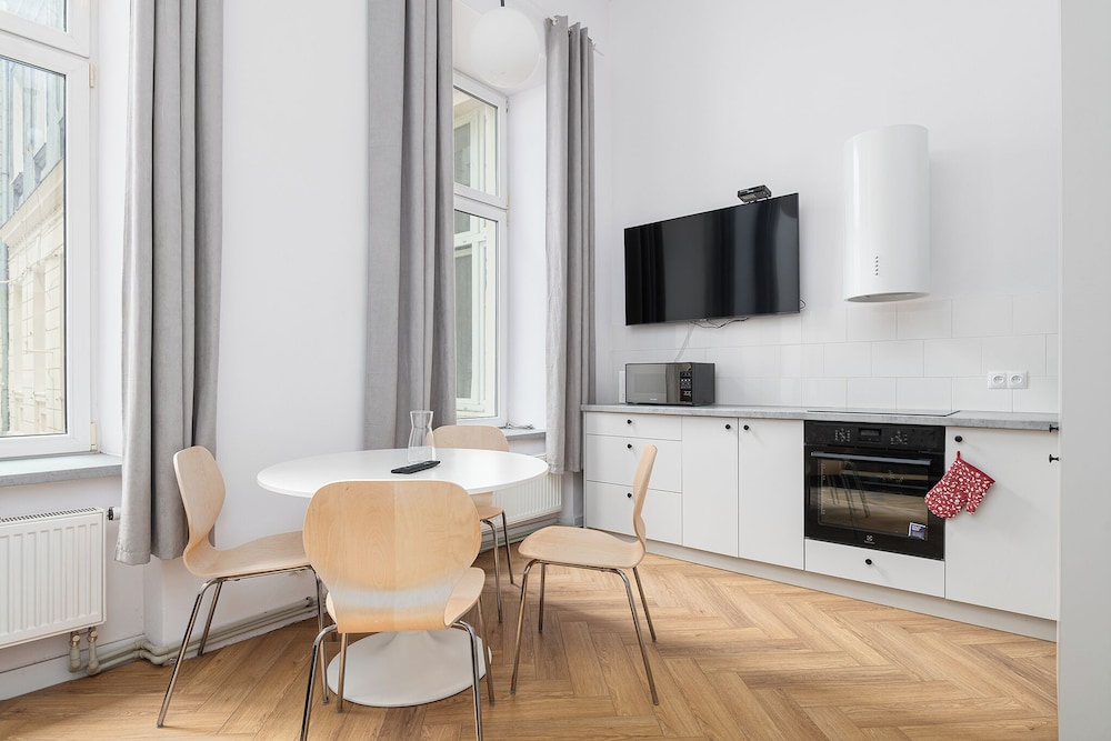 RentPlanet - Apartamenty Rewolucji 1905
