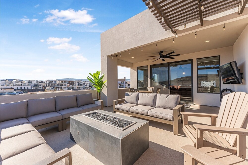 Slickrock Shore 8 Bedroom Townhouse