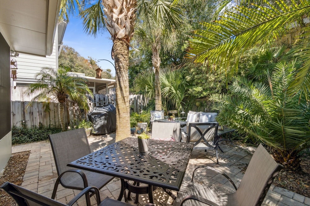 2754 1st Ave. A 2 Bedroom Duplex