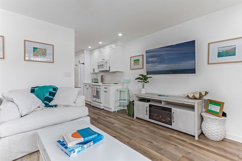 Gorgeous Beach Condo W/private Patio #134 1 Bedroom Condo by Sunset Shores Condominiums