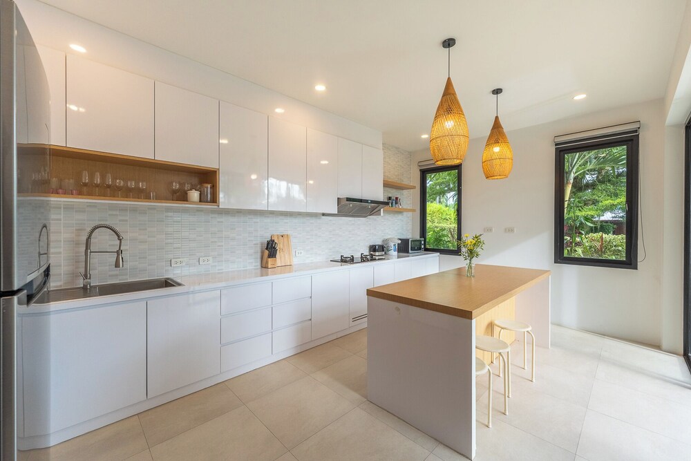 One of Phukets Best Villas V212