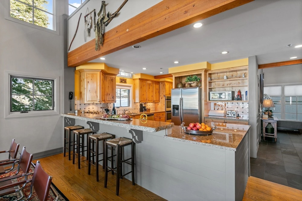 Stag Lodge at Deer Valley Resort - Three Bedroom Residence with Loft and Spa #14 3 Condo