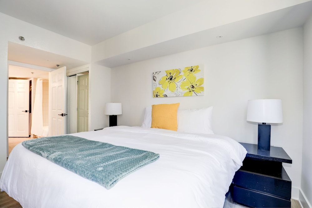Elegant 2BR Apartment Minutes From DC