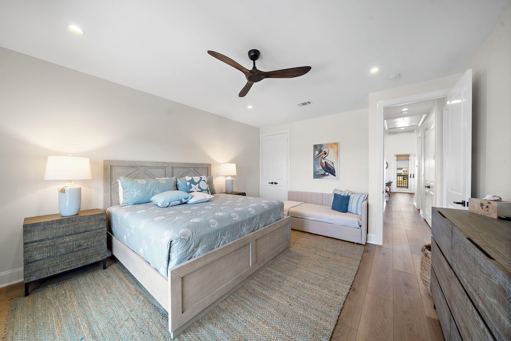 Pelican Perch by Ryson Vacation Rentals