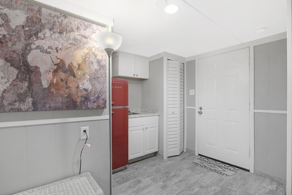 West Beach  3 Bedroom Cottage by RedAwning
