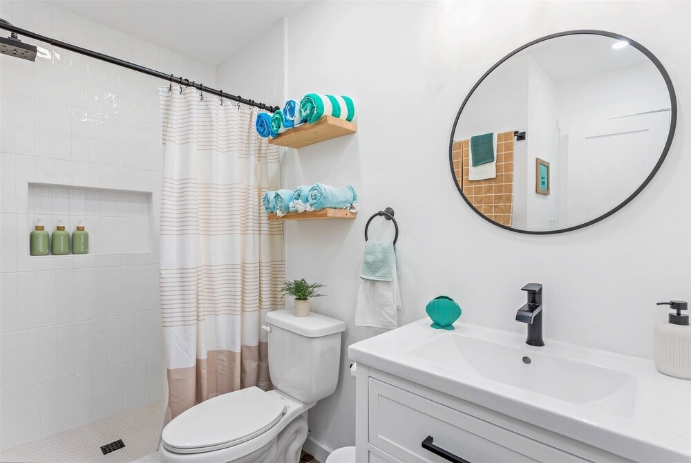 Gorgeous Beach Condo W/private Patio #134 1 Bedroom Condo by Sunset Shores Condominiums