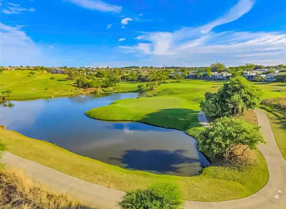 Apt 2 Bed in Stunning Golf Estate