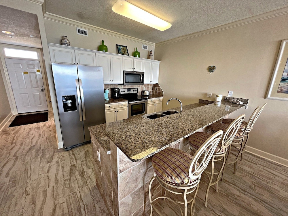 Regency Isle 703