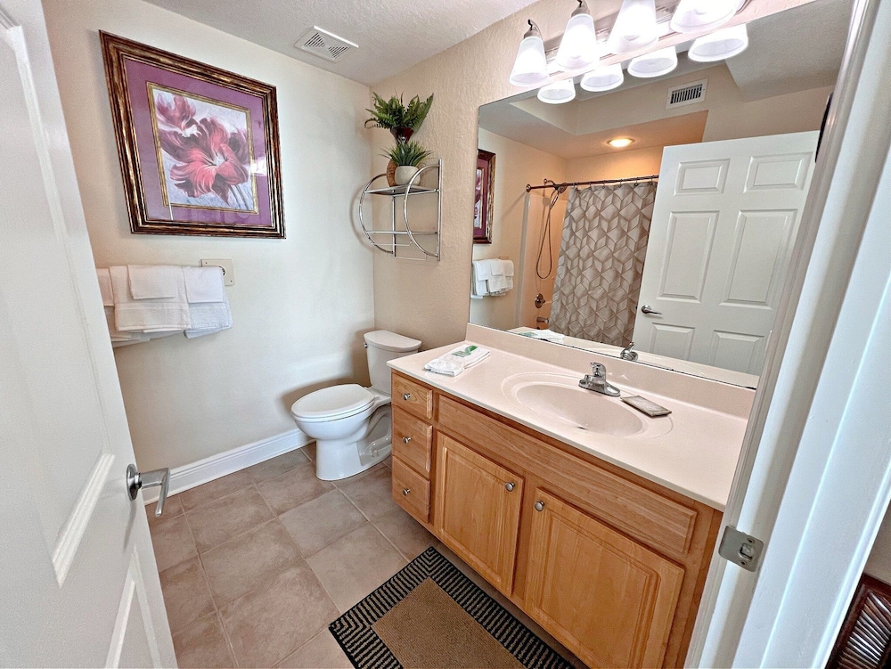 Crystal Shores West 707