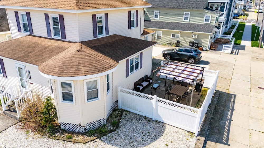 4BR Shore House-Close To The Action