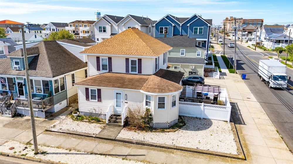 4BR Shore House-Close To The Action