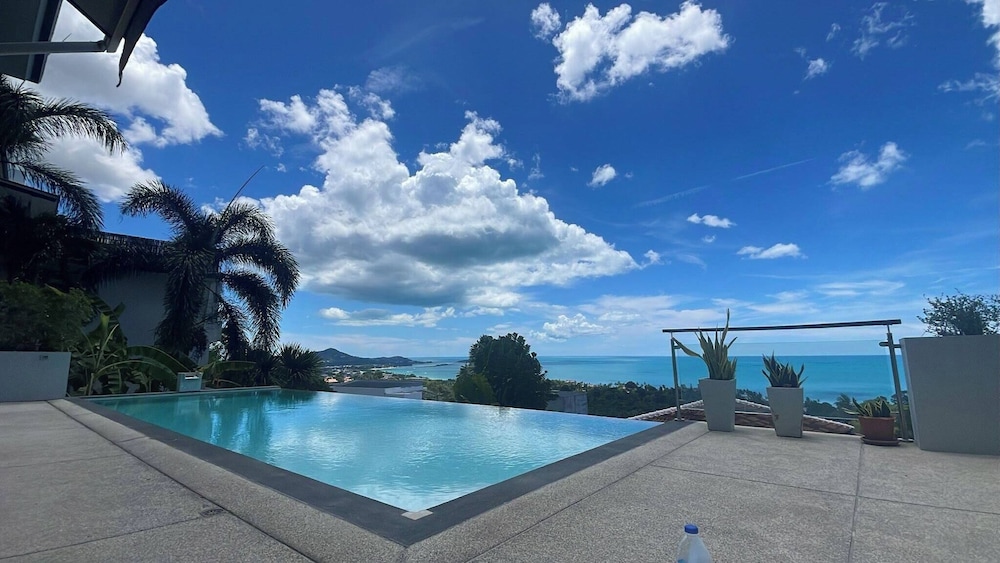 Serene Bay View Villa in Ko Samui - Your Tropical Paradise