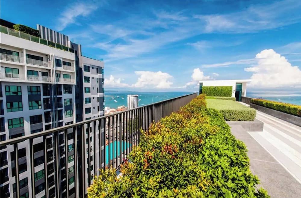 2 Bed Room, Spacious Place at Central Pattaya