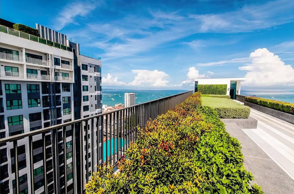 Pattaya Central, Awesome View