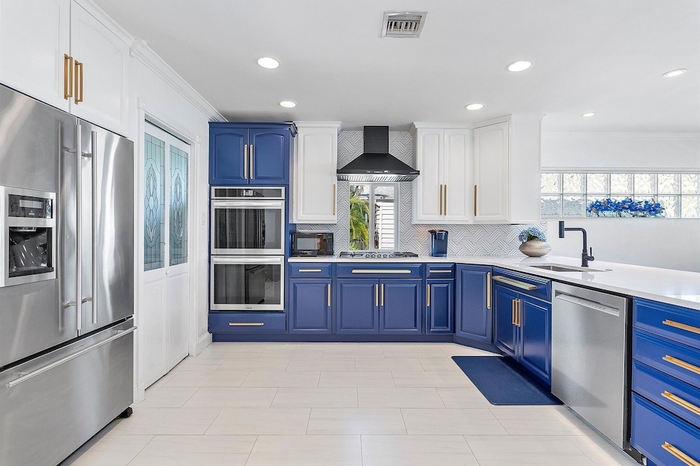Blue Wave Retreat At Hollywood Beach 3 Bedroom Home