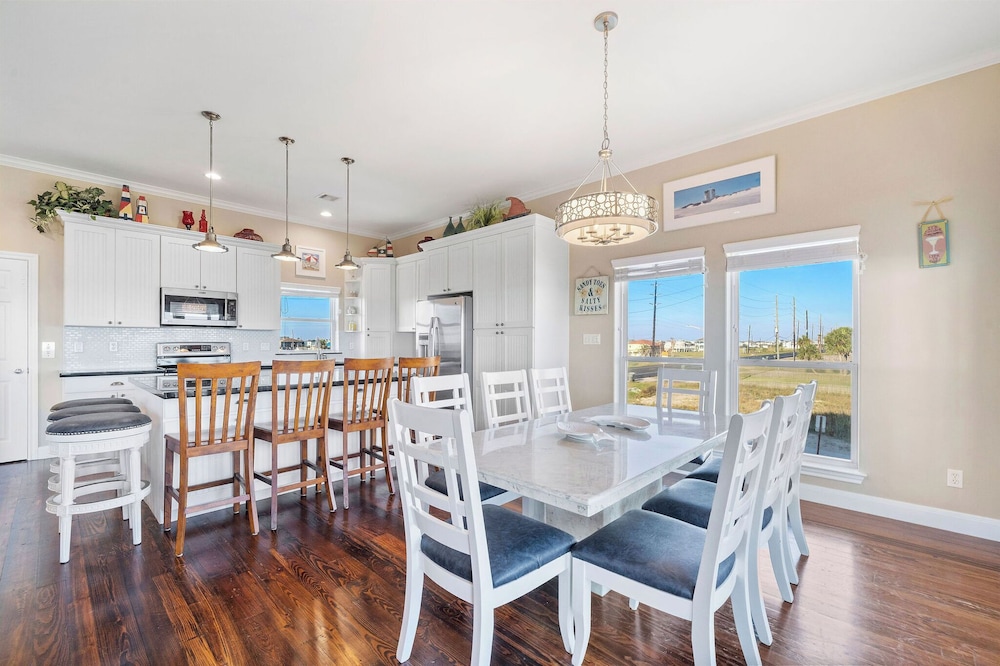 Beach Heaven by Ryson Vacation Rentals