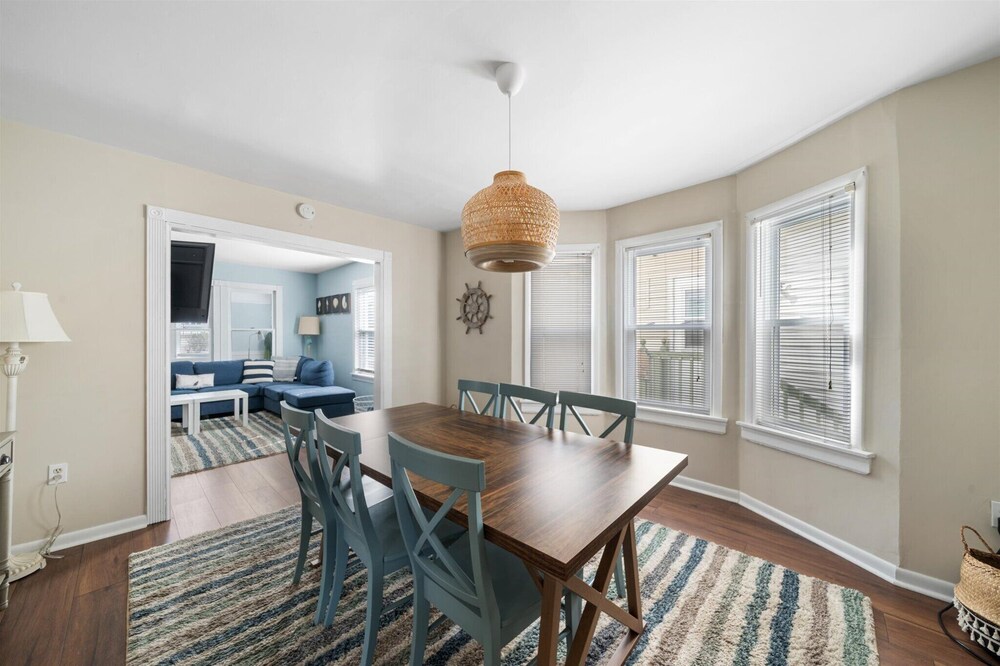 4BR Shore House-Close To The Action