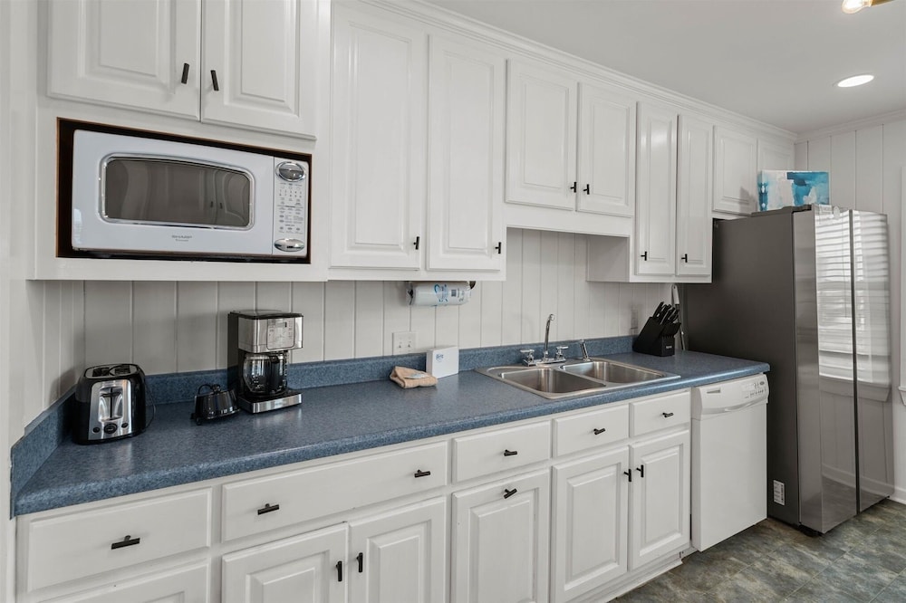 Dauphin Island Escape - 102 Ponchartrain Ct 3 Bedroom Home