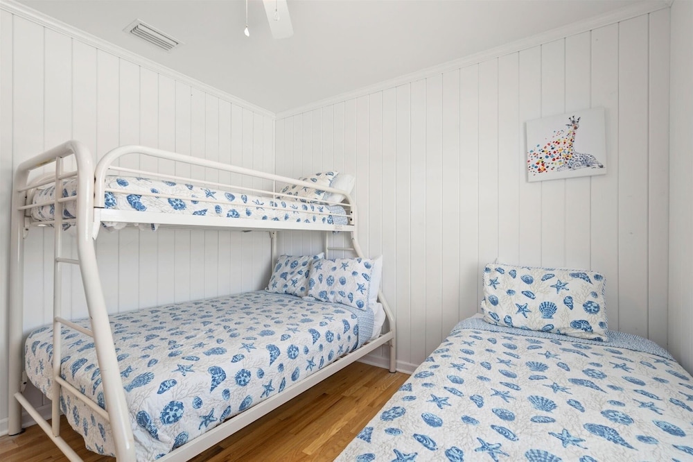 Dauphin Island Escape - 102 Ponchartrain Ct 3 Bedroom Home