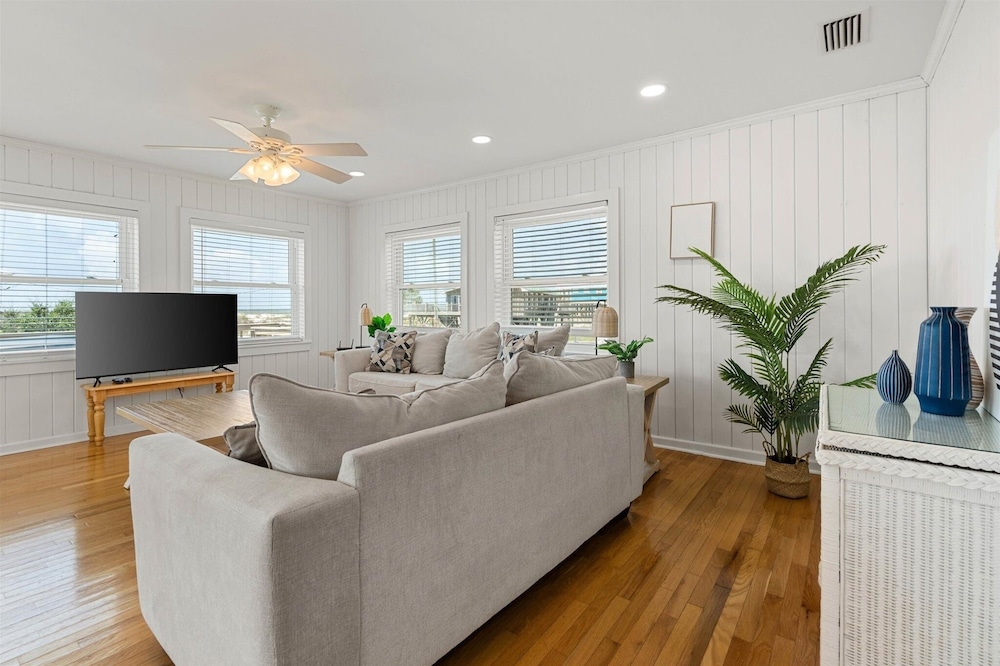 Dauphin Island Escape - 102 Ponchartrain Ct 3 Bedroom Home