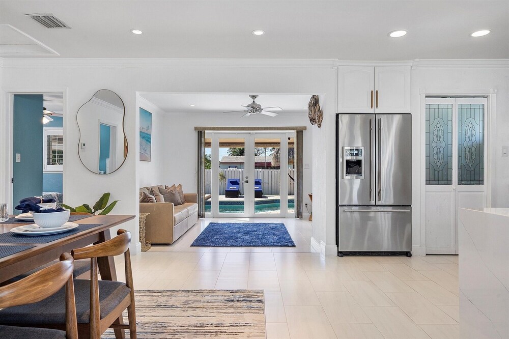 Blue Wave Retreat At Hollywood Beach 3 Bedroom Home