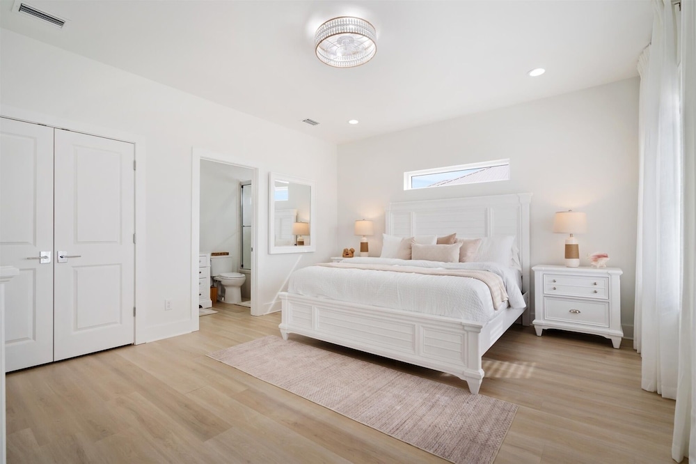 The Anchored Lighthouse - 2630 Bienville Blvd 5 Bedroom Home by RedAwning view 4