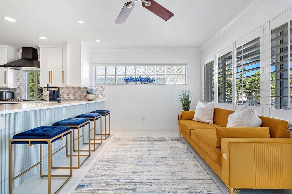 Blue Wave Retreat At Hollywood Beach 3 Bedroom Home