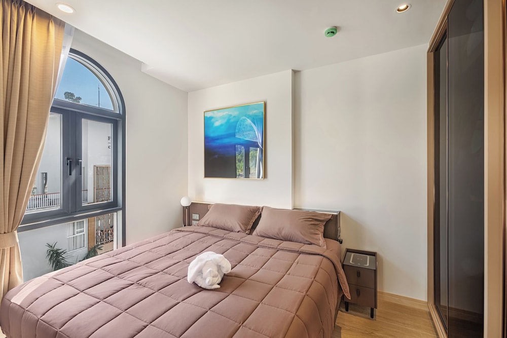 One bedroom Palmetto Condo Karon A608