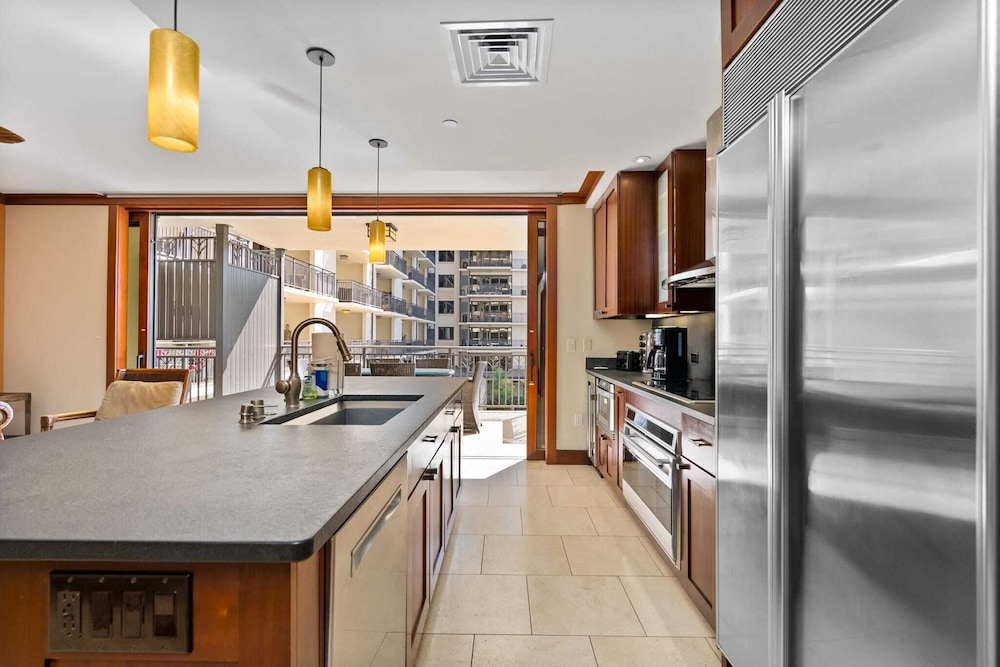 Beachfront Condo at Beach Villas at Ko Olina Hale Hoaloha by Avantstay