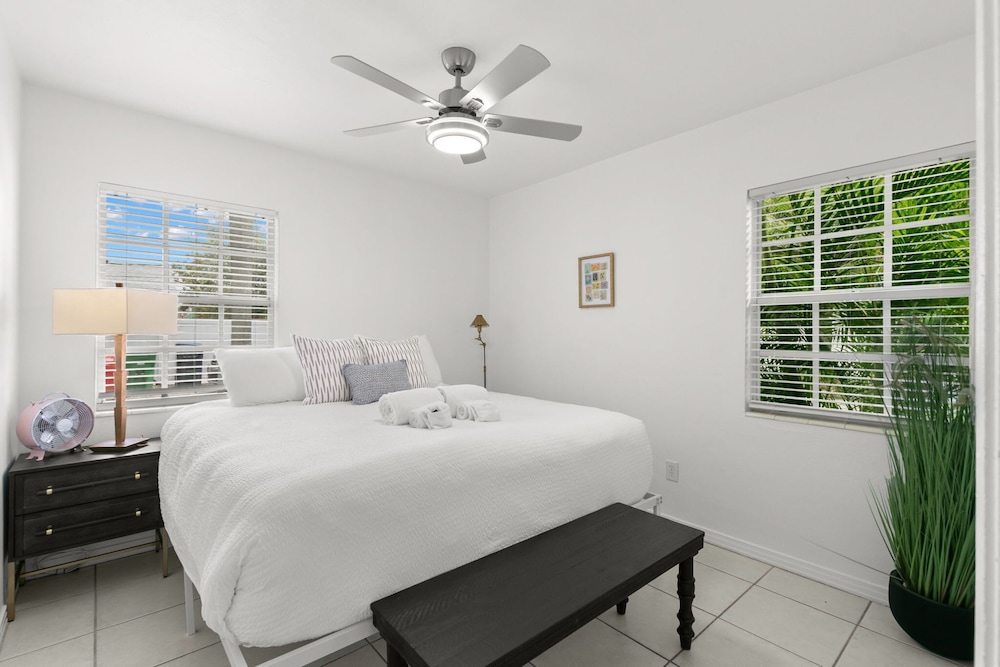 3401 W San Juan St Tampa FL 33629 USA