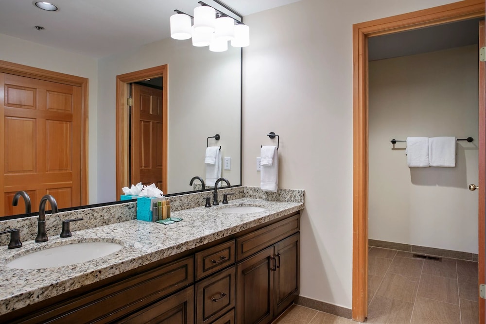 Twin Pines at Deer Valley Resort - Three Bedroom Condo with Hot Tub #5 3 Condo